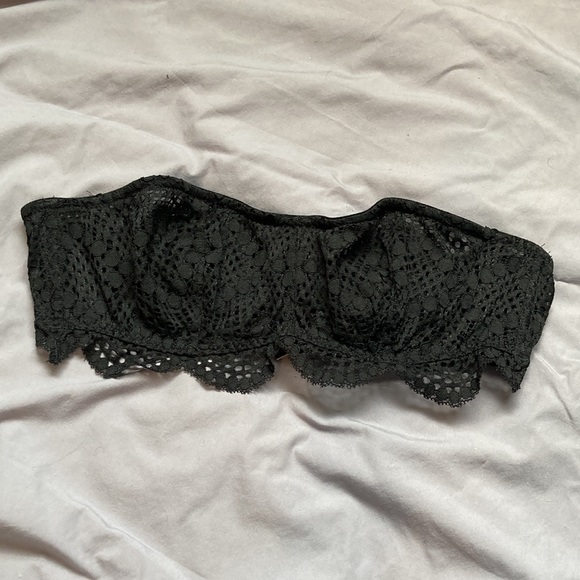 Black Scallop Lace Bandeau - Picture 6 of 6